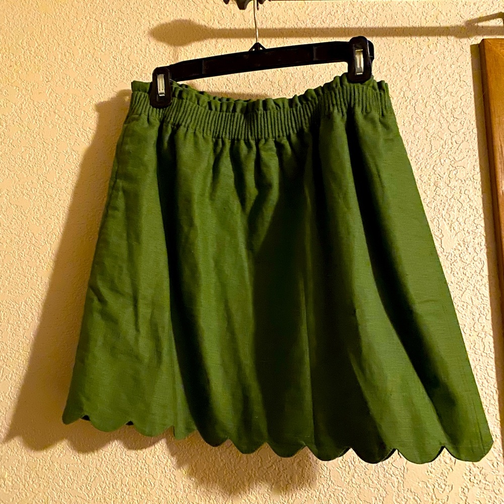 Green Skirt with pockets!